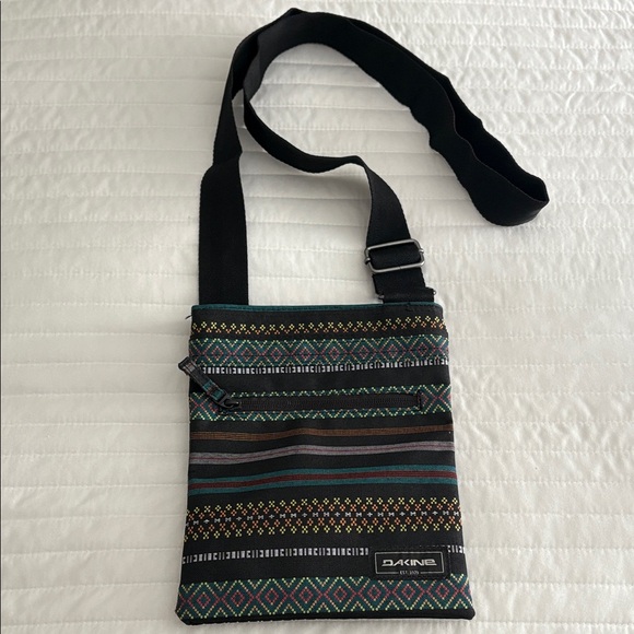 Dakine Multicolor Patterned Crossbody  Bag - Picture 1 of 3